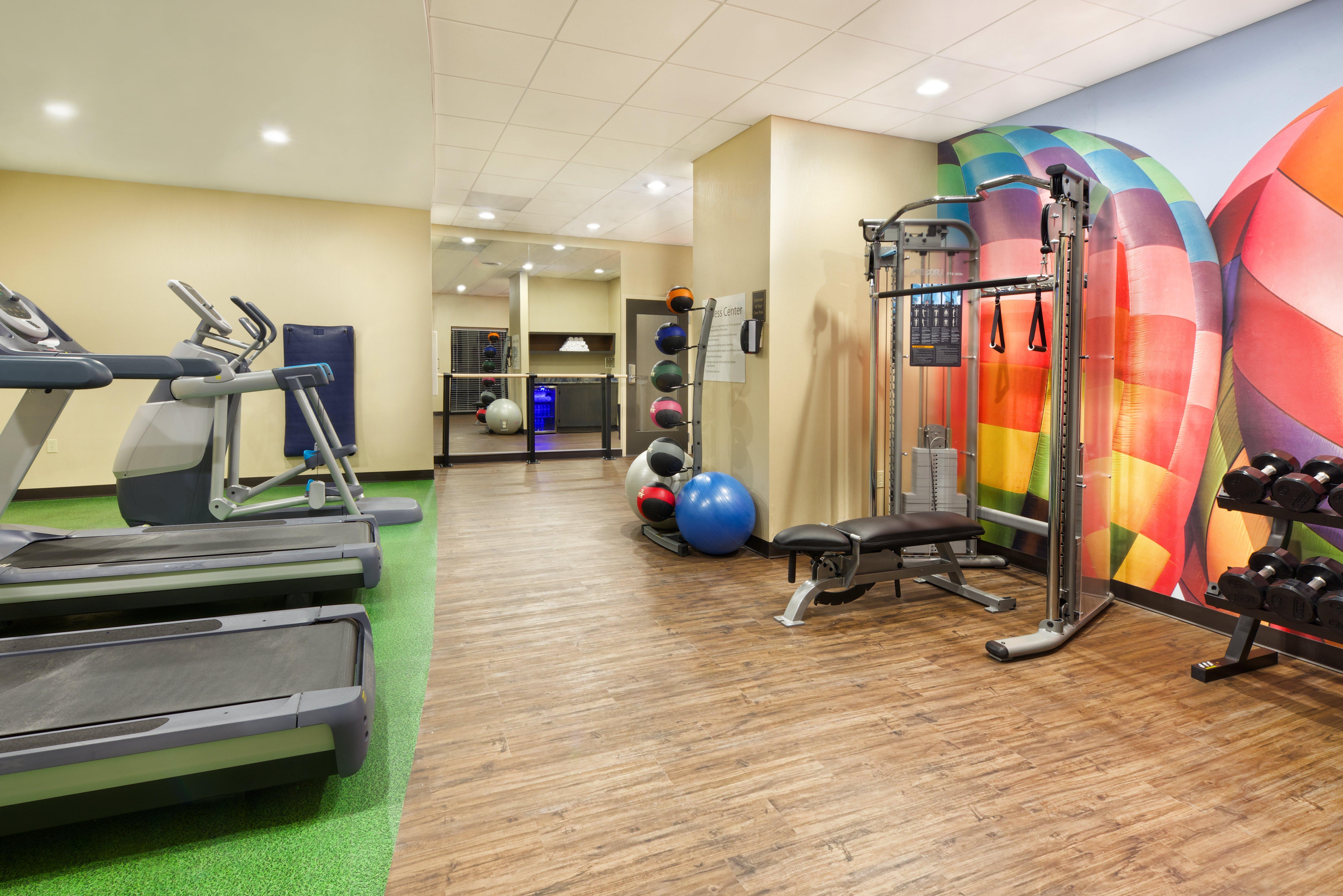 Hotel Indigo Cleveland Beachwood By Ihg Buitenkant foto